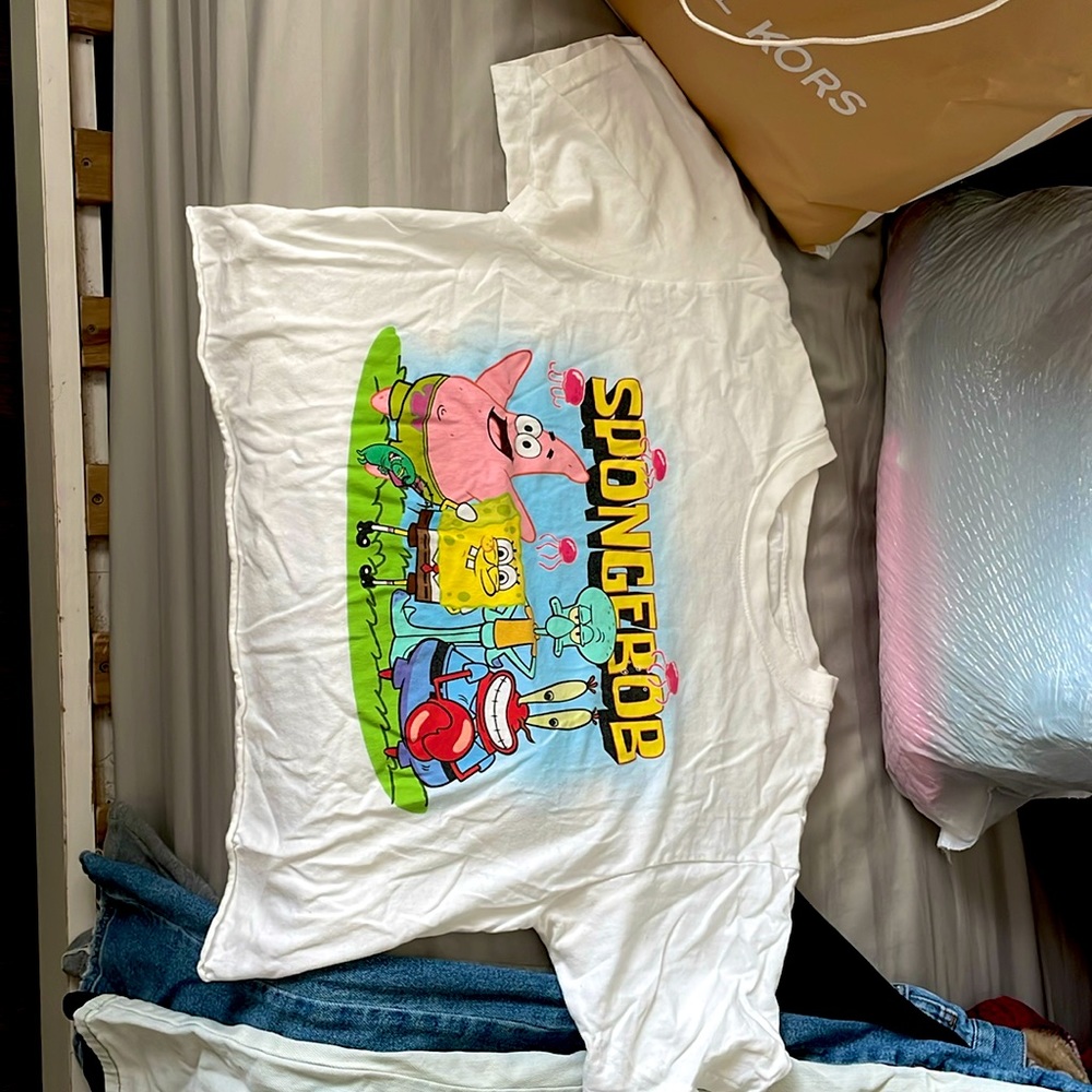 SpongeBob white crop top, loose fit